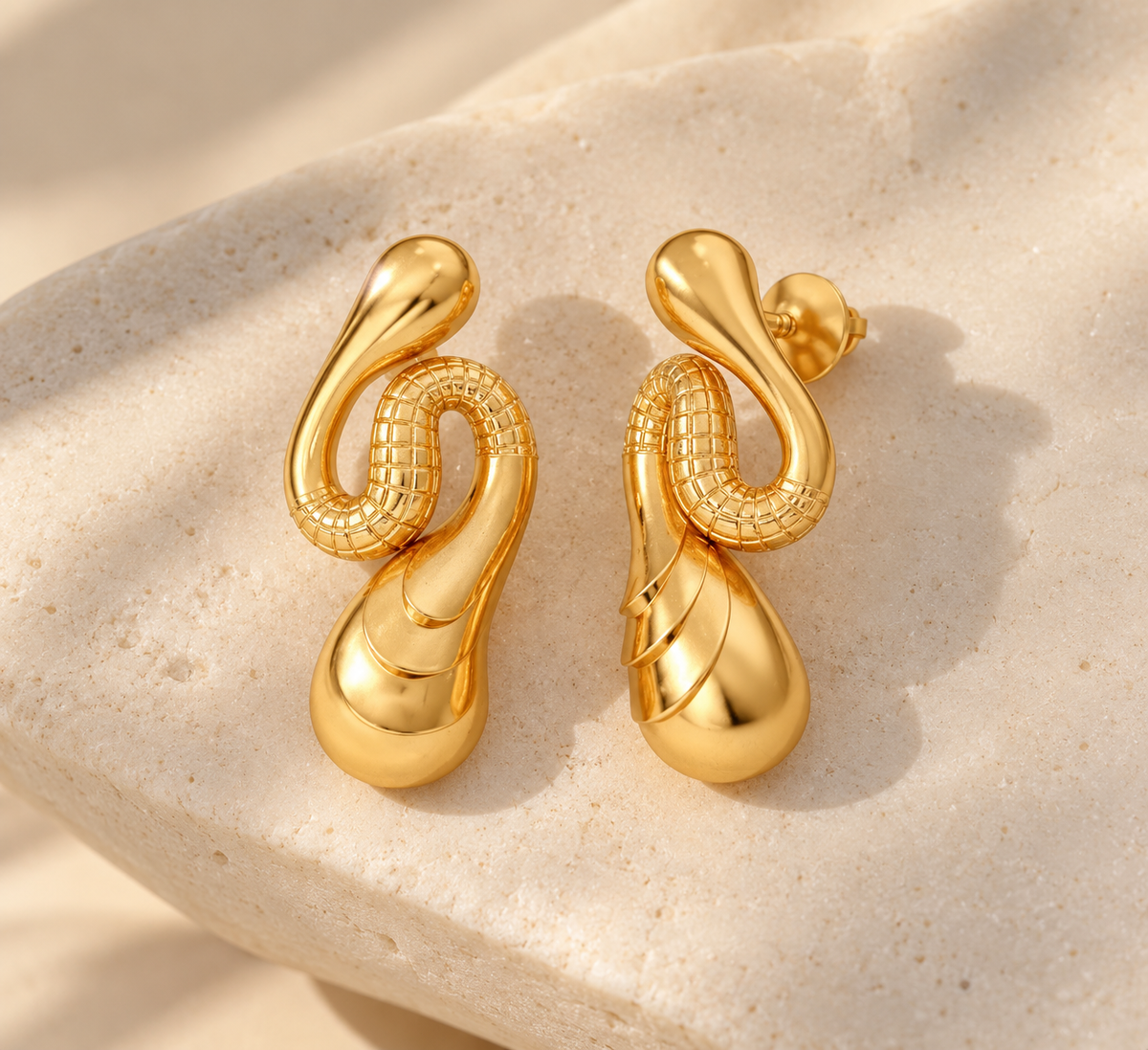 Swerve Stud Earrings | Yellow